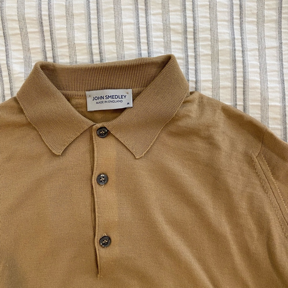 John Smedley BELPER Long Sleeved Knitted Polo in Light Camel